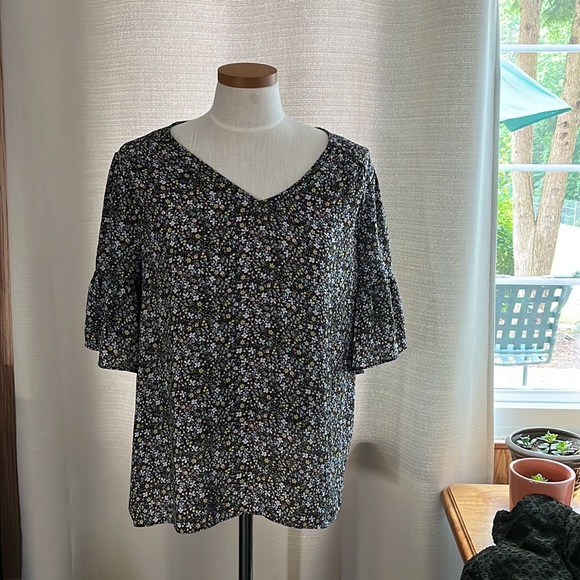 LOFT floral mixed media short-sleeved ruffled sleeve blouse XL - Picture 3 of 7